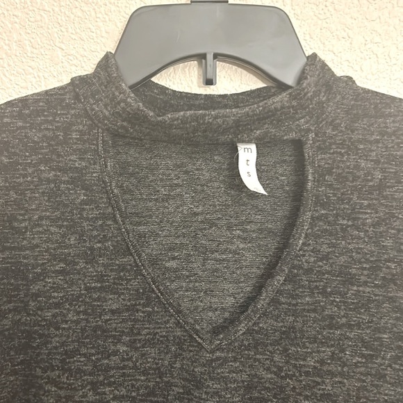 Women’s thin dark gray sweater size large. - Picture 2 of 5
